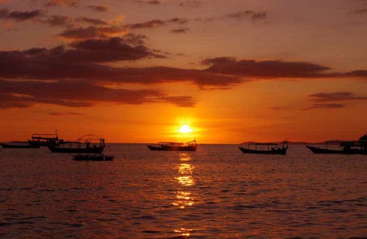 Sunset-in-Sihanoukville-Queenco-Hotel